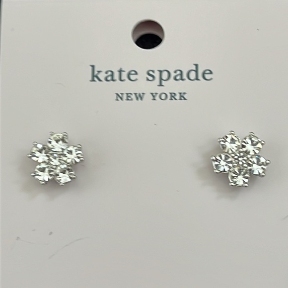 Beatiful Kate Spade CZ Flower Studs - NWT - Picture 3 of 10